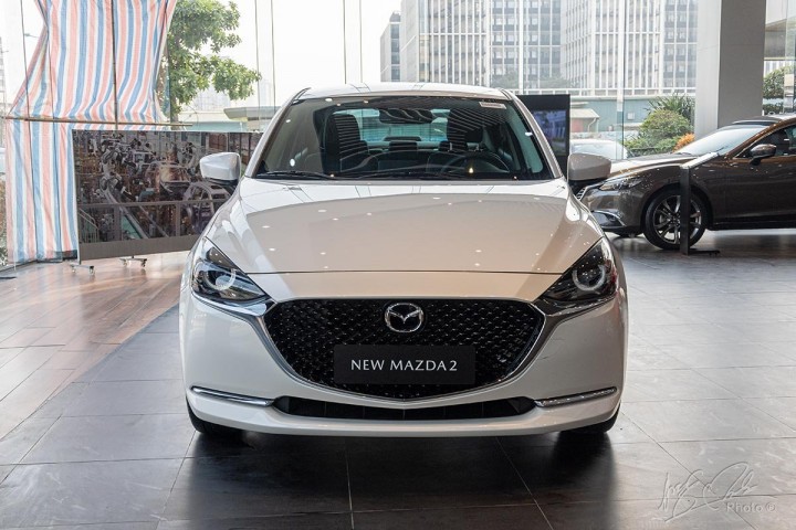 mazda-2-sedan-2020 1